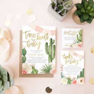 K&ouml;nnte beinhalten: Ein Satz von drei druckbaren Babyparty-Einladungen mit einem Kaktus- und Blumendesign. Die Einladungen sind mit rosa und gr&uuml;nen Papierschnitten und goldenen Schriftz&uuml;gen verziert. Der Text auf den Einladungen lautet "Taco 'bout a baby", "Diaper Raffle" und "Books for Baby".