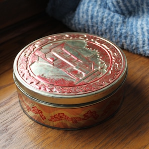 Vintage Fruit Cake Bakers of America Collectible Tin