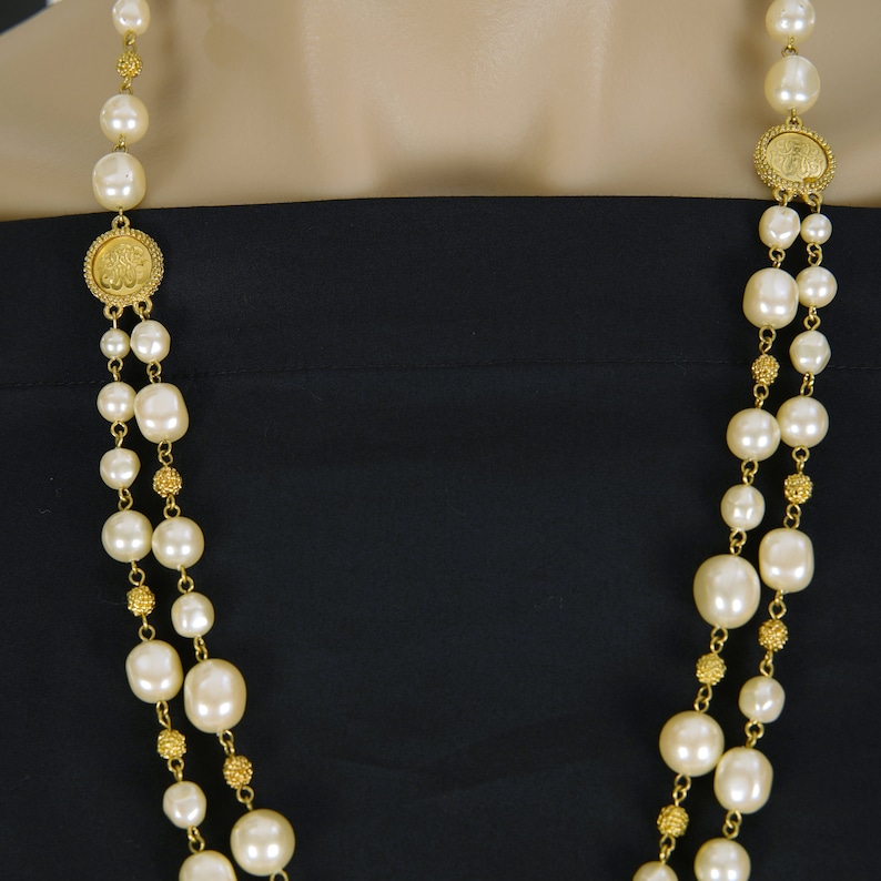 Double Strand Pearls 1960/'s Faux Pearls Two Strand Necklace Women/'s Vintage Simulated Pearls Necklace with Gold Tone Accents Gold Beads