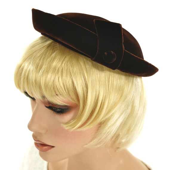 Vintage Brown Velvet Pillbox Hat, Covered Button … - image 4