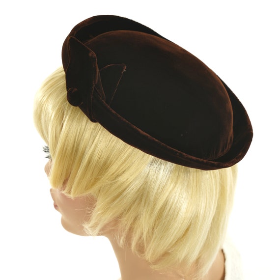 Vintage Brown Velvet Pillbox Hat, Covered Button … - image 5