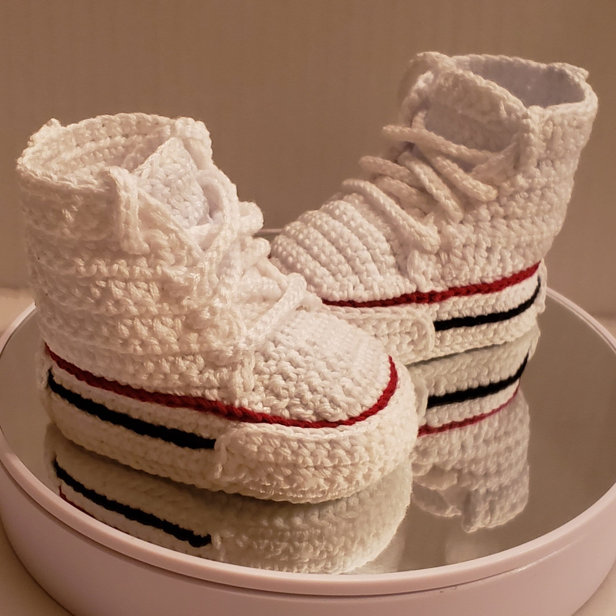 White crochet converse online