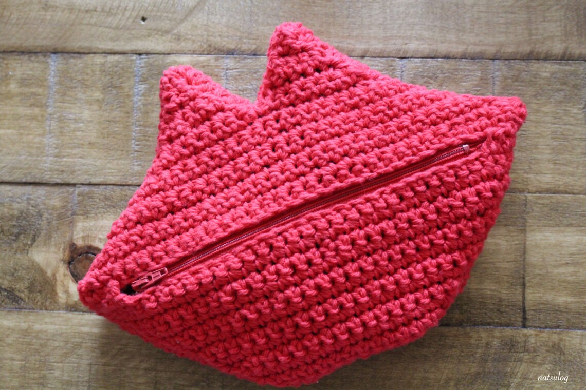Crochet Lip Clutch Bag, Crochet Lip Pouch, Cosmetic Bag, Crochet for