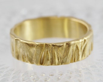 Gold wedding ring, 14k gold band, 6mm, Rustic wedding band, Bark texture ring, Unisex wedding band