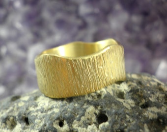 9 mm wide wedding band, 14k solid gold band, Rustic wedding ring, Tree Bark Textured, unisex wedding ring,