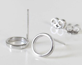 Dainty Silver Earrings, Silver Stud Earrings, Silver Circle Earrings, Open Circle Stud Earrings, Minimal Earrings, Small Stud, everyday