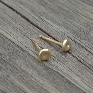 3mm Gold Stud Earrings 14k Gold filled Simple Hammered Round Post Earrings, Gold Jewelry, Dot Pebble Studs, minimal earrings
