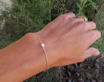 Pulsera de ópalo, pulsera de bola de ópalo, pulsera de plata de ópalo, joyería de ópalo, pulsera de punto pequeño, pulsera de cuenta de ópalo, pulsera de punto, ópalo blanco