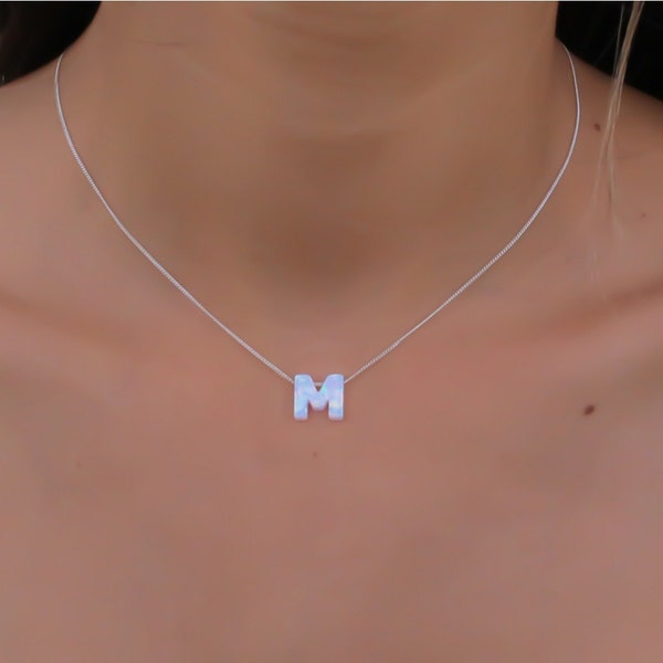 Opal Halskette, Opal Buchstabe Halskette, Opal Silber Halskette, Opal Schmuck, kleine Punkt Halskette, Opal Perlen Halskette, Punkt Halskette, weißer Opal