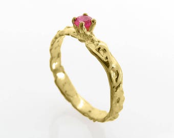 Förlovningsring med rubin, rubinring i roséguld, alternativ förlovningsring, solitärring med rubin, 14k rubinring, 14k guldring, bohemisk rubinring
