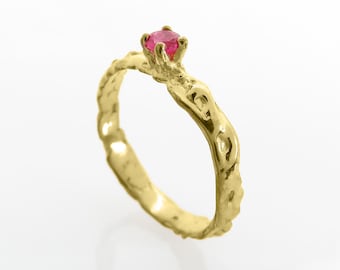 Solitaire ruby ring, Boho engagement ring, Alternative engagement ring, 14k Solod gold ring, Gemstone gold ring, Ruby promise ring, 18k ring