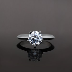 White gold diamond engagement ring, Solitaire engagement ring, 1 carat diamond engagement ring, Prongs diamond ring, Classic Diamond Ring
