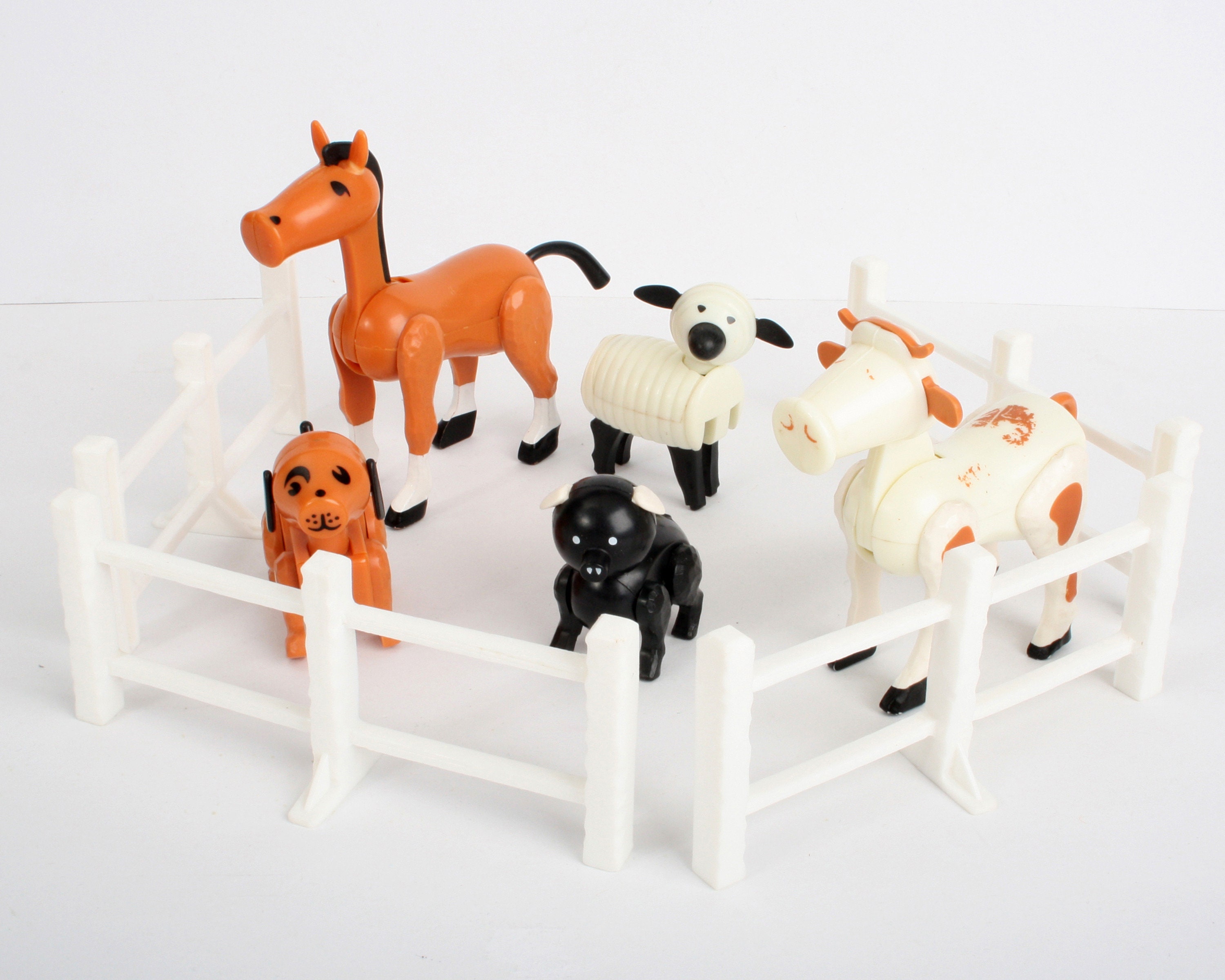 Juguetes de granero rojo de animales de granja, 20 figuras de granja y  juego de cerca, juego de camión de juguete de vehículo de agricultor para  niños