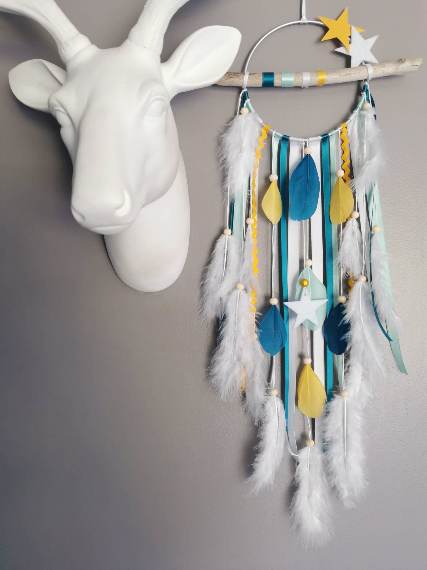 Attrape-Rêves en Bois Flotté Dans Des Tons de Bleu Canard, Mint, Blanc et Jaune Moutarde avec Étoile