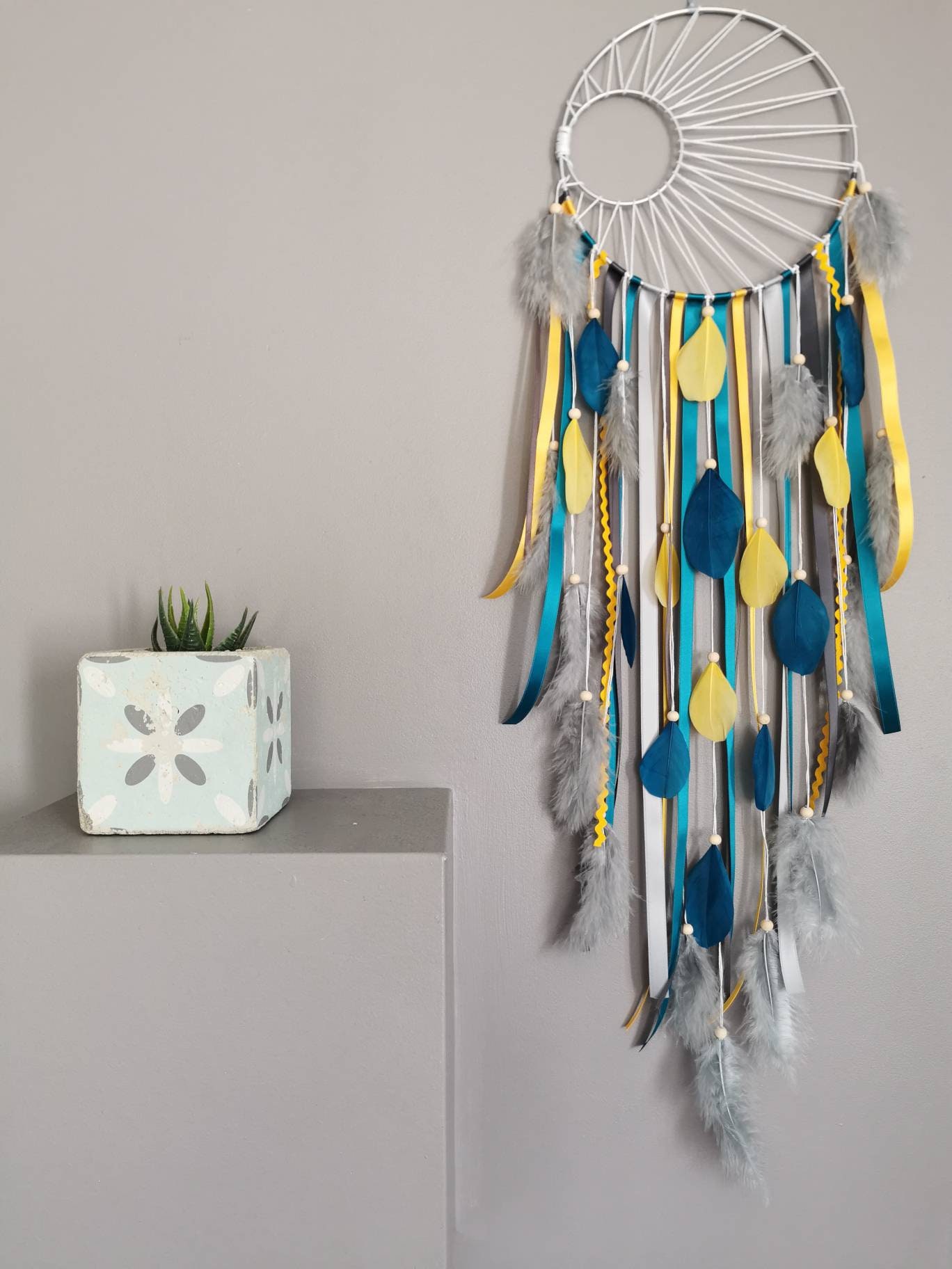 Attrape Rêves Dreamcatcher Tissage Soleil, Jaune Moutarde, Gris Perle, Anthracite et Bleu Canard.