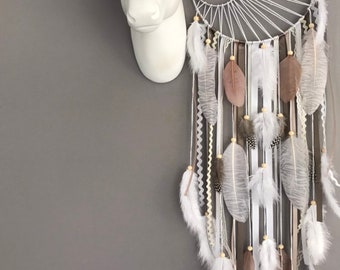 Attrape reves Dreamcatcher tissage soleil, en coloris taupe, beige et blanc