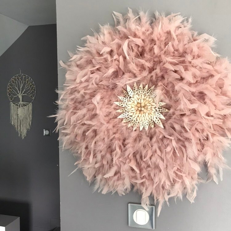 Geant Jujuhat/Juju Hat Handmade en Plumes Naturelles 60 cm de Diamètre - Coloris Vieux Rose avec Coq