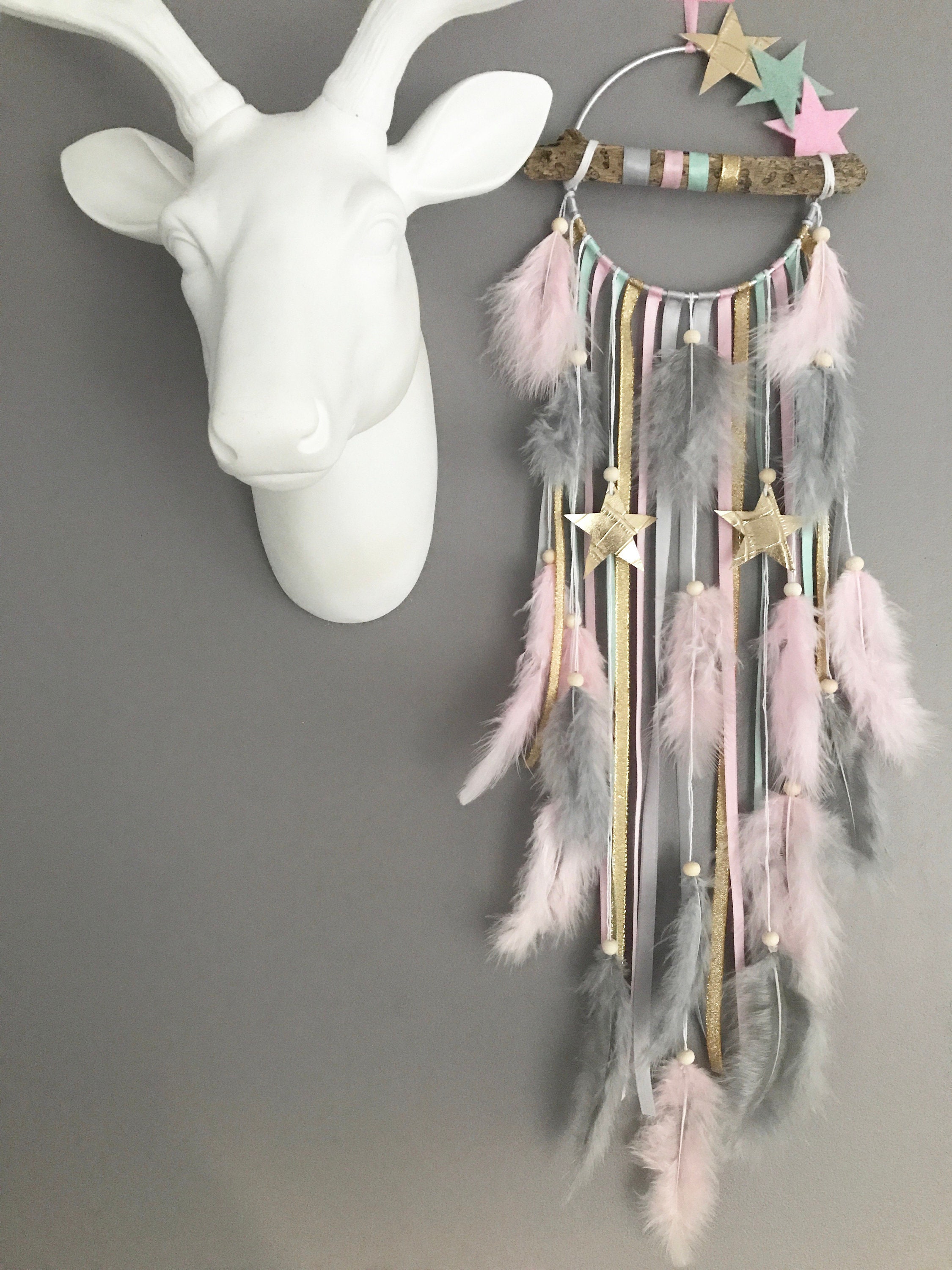 Attrape-Rêves Dreamcatcher en Bois Flotté Dans Des Tons de Gris, Mint, Rose Poudré et Doré avec Étoi