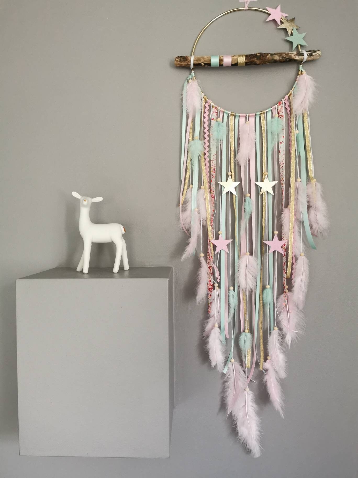 Attrape-Rêves Dreamcatcher en Bois Flotté, Coloris Mint, Rose et Doré avec Étoiles