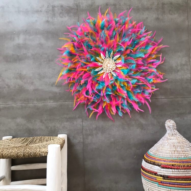 Geant Jujuhat/Juju Hat Handmade en Plumes Naturelles 55 cm de Diamètre - Coloris Multicolore avec Co