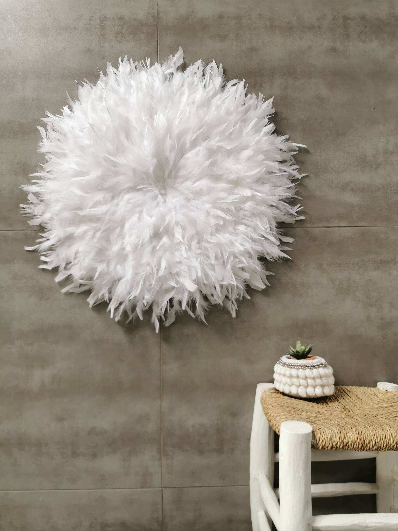 Geant Jujuhat/Juju Hat Handmade en Plumes Naturelles 60 cm de Diamètre - Coloris Blanc Pur