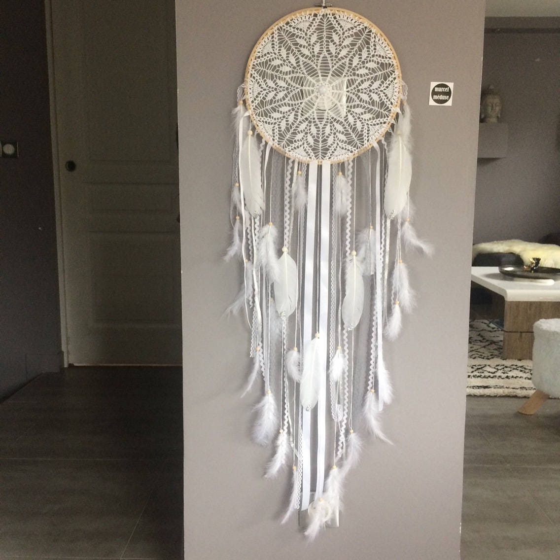 Attrape Rêves/Dreamcatcher Geant en Dentelle, Plumes et Perles Bois