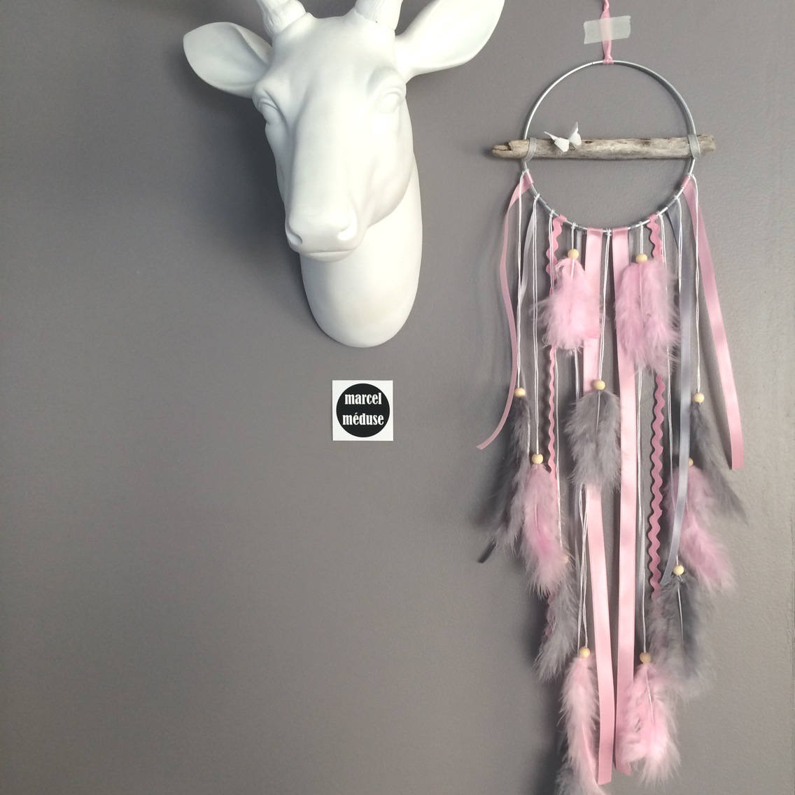 Attrape-Rêves Dreamcatcher en Bois Flotté Dans Des Tons de Gris, Rose Poudré - Dreamcatcher