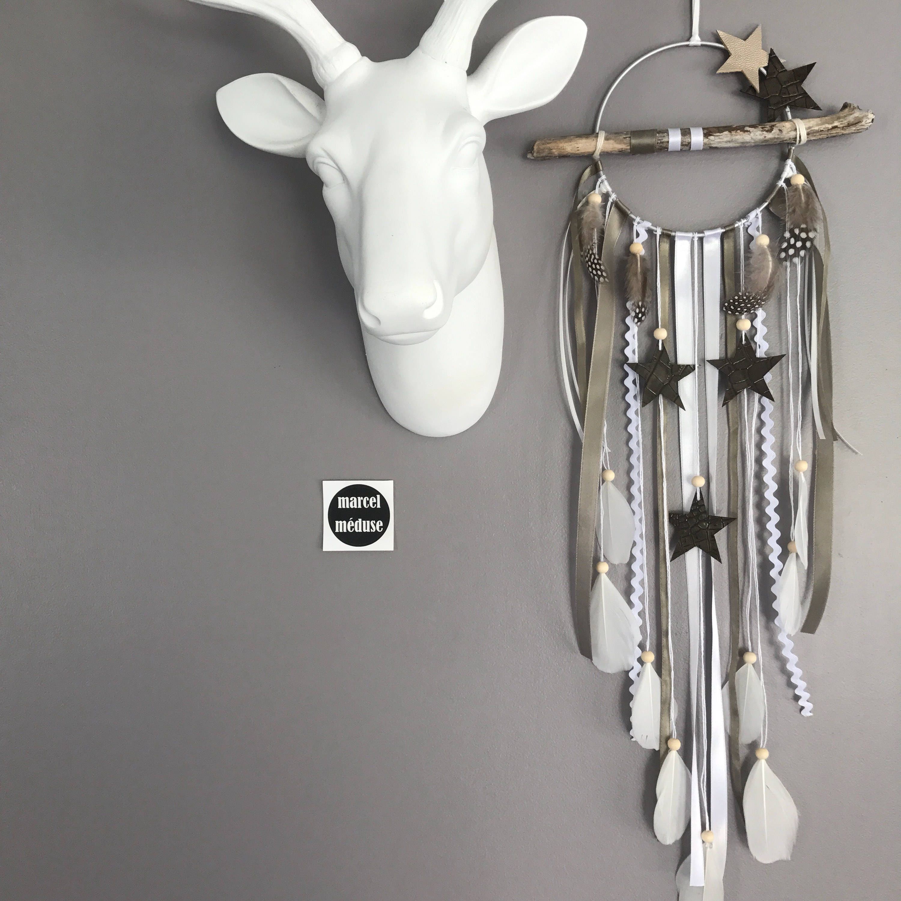 Attrape-Rêves Dreamcatcher en Bois Flotté Dans Des Tons de Taupe et Blanc Cassé avec Étoiles - Dream