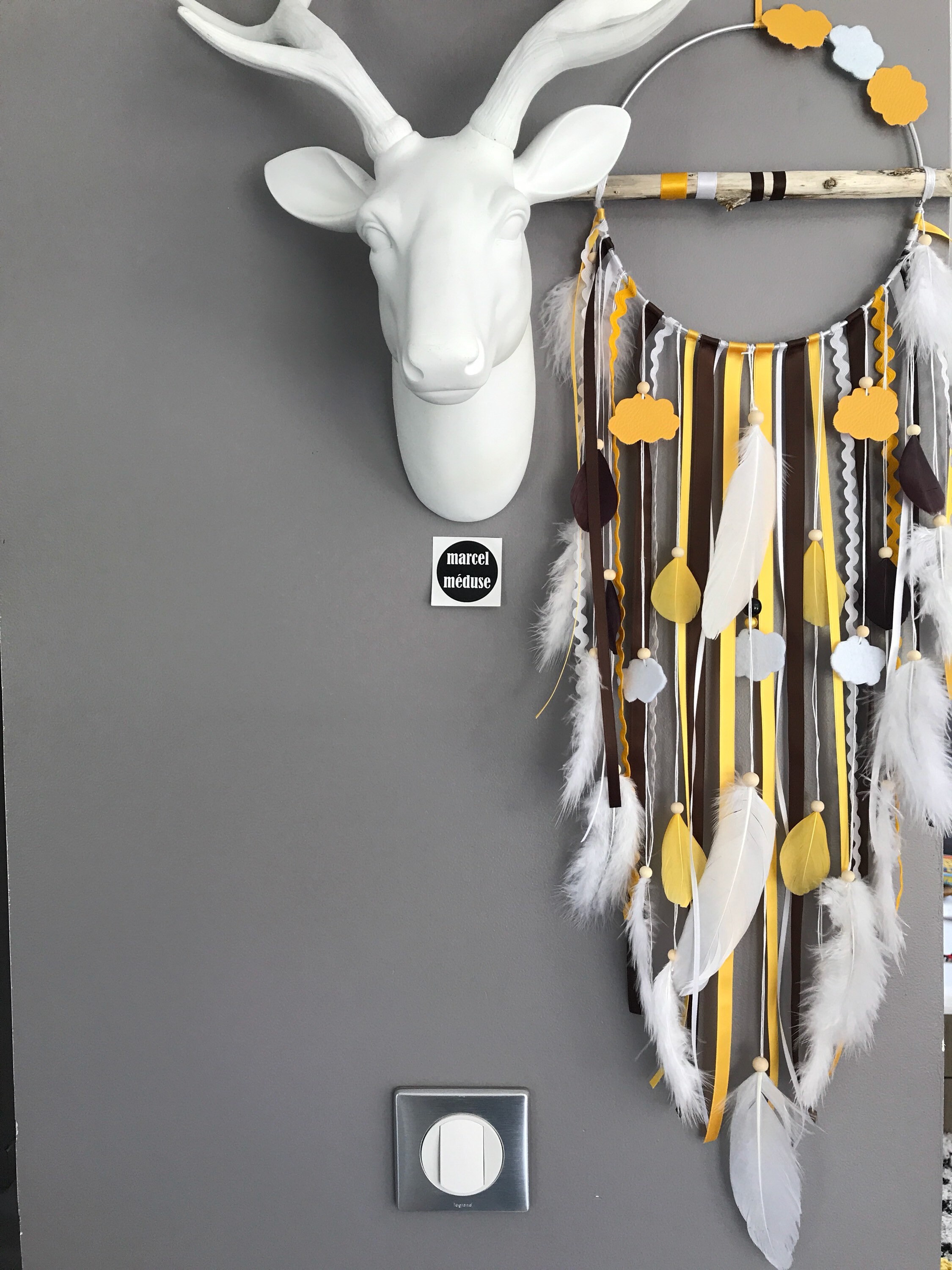 Attrape Rêves en Bois Flotté Blanc, Moutarde et Marron avec Nuages