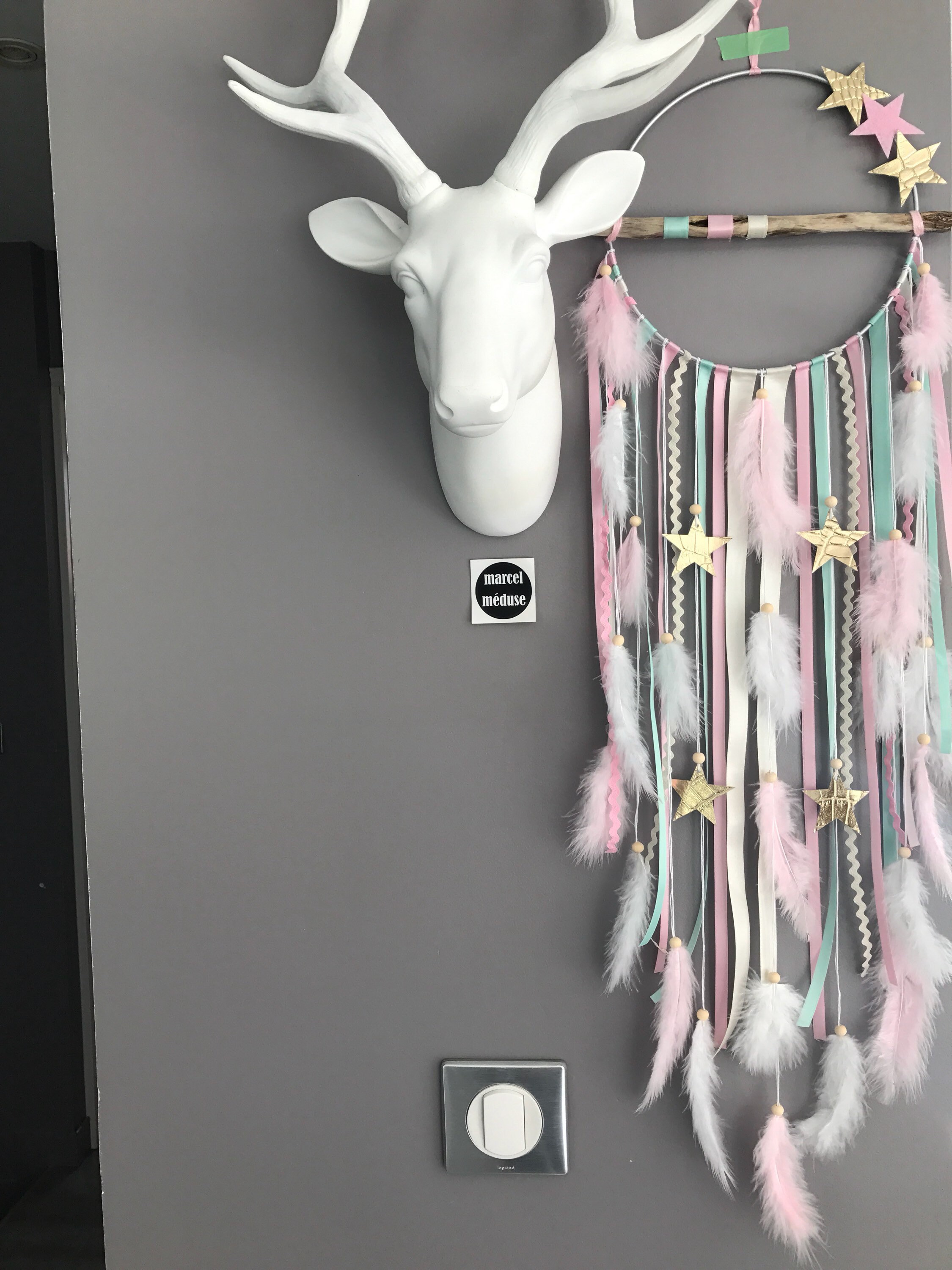 Attrape R&ecirc;ves Dreamcatcher En Bois Flott&eacute; Beige Rose Et Mint