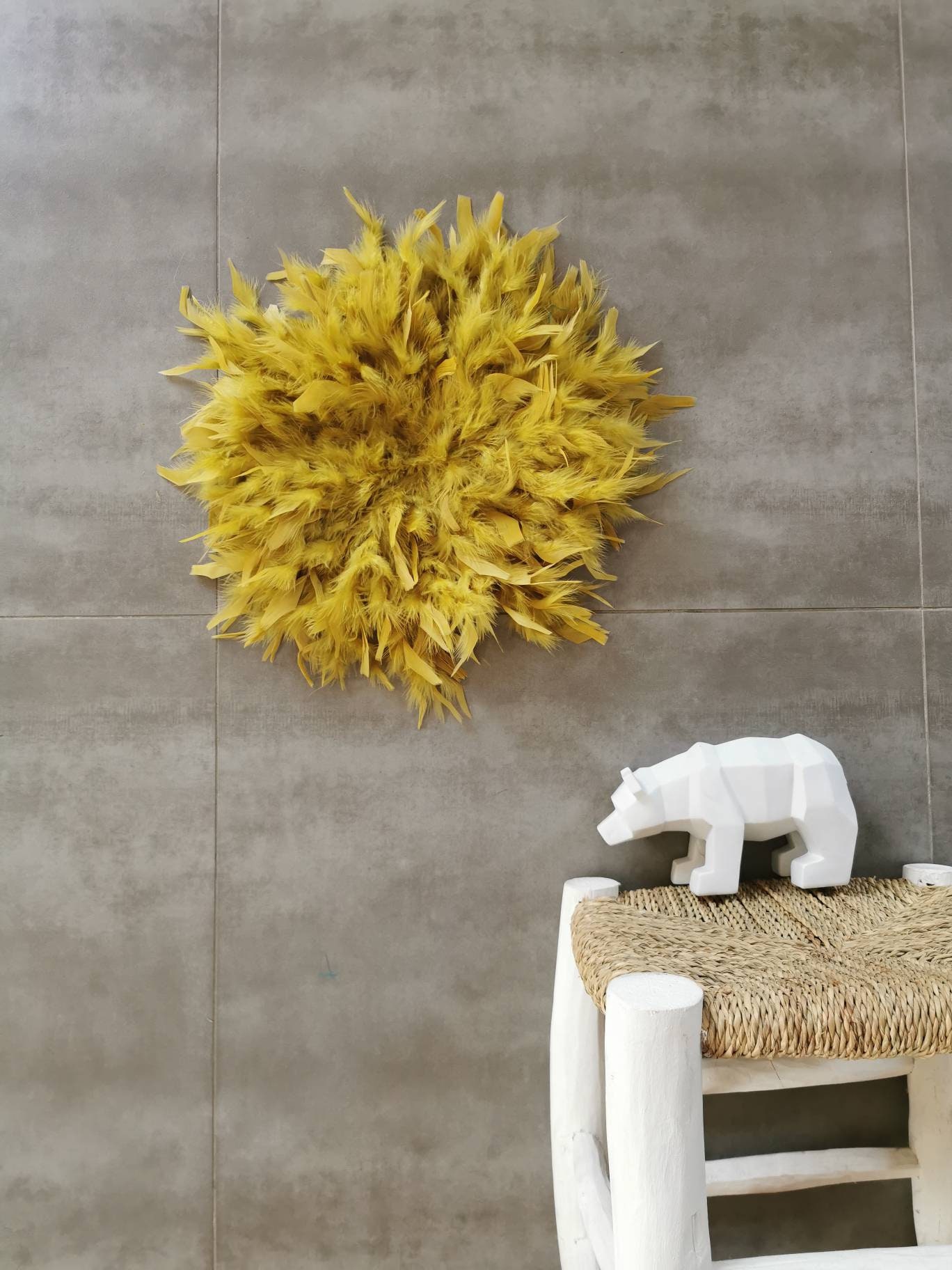 Jujuhat/Juju Hat Handmade en Plumes Naturelles 40 cm de Diamètre - Coloris Moutarde