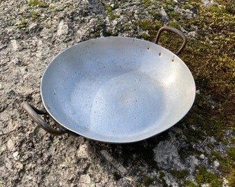 Batterie de cuisine française vintage - Plat de cuisson rond en aluminium - Poêle vintage avec poignées - Marque Tournus