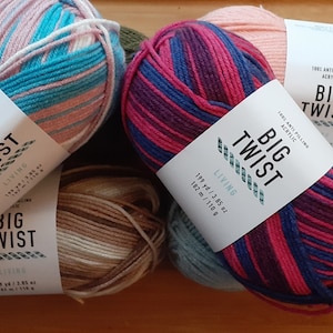 Big Twist Value Yarn Acrylic Weight #4 6oz/170g 380yds/347m