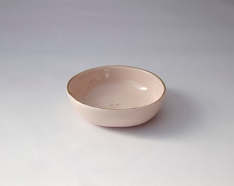 Luxe Medium bowl in Peach with Gold edge