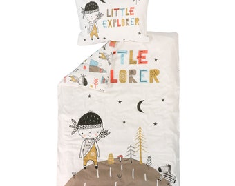 Puckdaddy Kinderbettwäsche Tove 100x135 cm - Weltentdecker-Design weiß