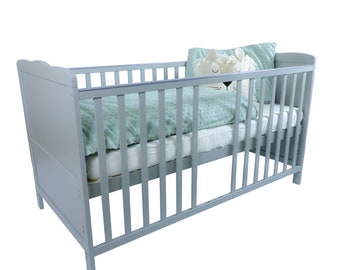 Puckdaddy baby bed Nele 140 x 70 cm in grey, height adjustable with removable rungs