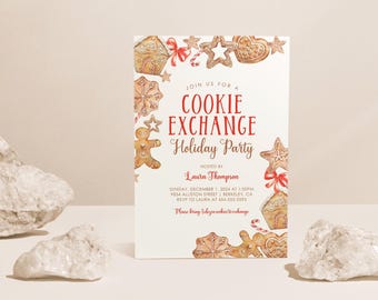 Puede incluir: Una tarjeta de invitación blanca con un bastón de caramelo rojo y blanco, galletas de jengibre y una pancarta roja que dice "Join us for a Cookie Exchange Holiday Party". La invitación incluye el nombre del anfitrión, la fecha, la hora, la dirección y la información de RSVP.
