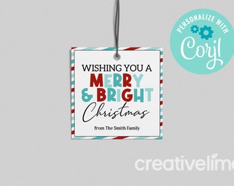Puede incluir: Etiqueta de regalo blanca con rayas rojas y azules. La etiqueta dice "Wishing you a Merry & Bright Christmas from The Smith Family".