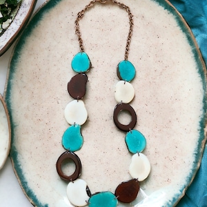 Naszyjnik Tagua, Brązowy Aqua i Biały Naszyjnik Tagua, Naszyjnik Tagua Statement, Biżuteria Tagua, Biżuteria z Nasion