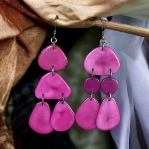 Kolczyki Mimi| Kolczyki Bubble Gum Tagua| Kolczyki Tagua w kształcie warstw| Kolczyki typu Statement| Biżuteria Tagua| Prezenty dla niej