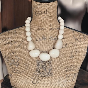 Naszyjnik Galapagos | Naszyjnik z kości słoniowej | Naszyjnik OFF White Chunky Tagua | Naszyjnik Tagua i Bombona Seed | Naszyjnik Statement | Biżuteria Tagua