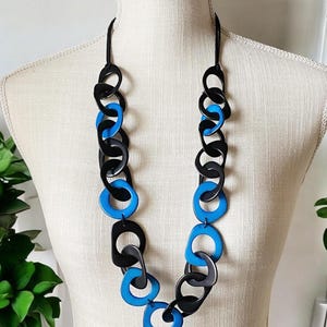 Naszyjnik Orinoco Mix| Naszyjnik Tagua Link| Czarno-niebieski naszyjnik| Naszyjnik Tagua Statement| Biżuteria Tagua| Naszyjnik Boho| Biżuteria Resort