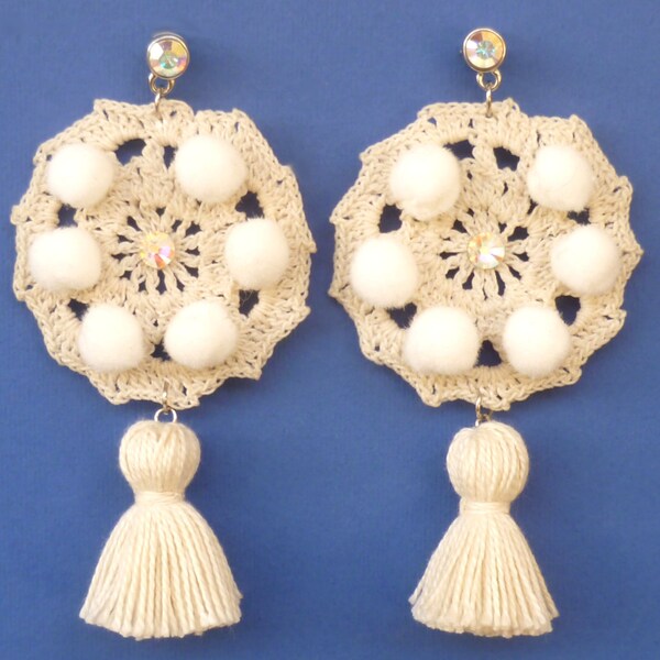 EARRINGS CROCHET POMPOM tassel white pearls cream big light pon pon swarovski cameo gypsy style gipsy boho '70 colored summer sophisticated