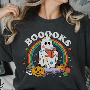 COMFORT COLORS Halloween Gifted Shirt Unisex - Aesthetics Book Tee - Book Loving - Booklover Library -Librarian Ally -Retro Halloween Shirte