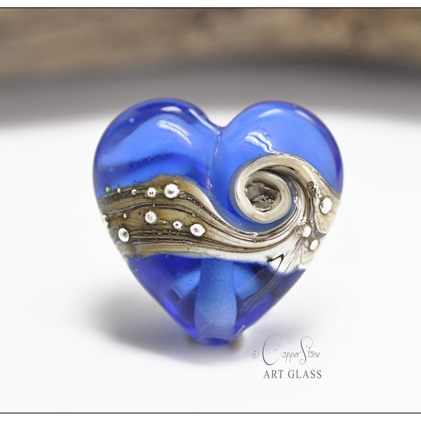 Abalorio de cristal de murano, abalorio de corazón azul con detalle de plata fina, ola azul del océano hecha a mano por Copperstone Art Glass