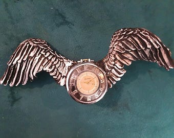 Flying pocket watches