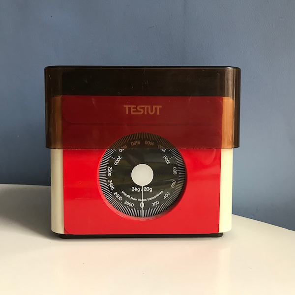 Vintage Red Testut Kitchen Scale.