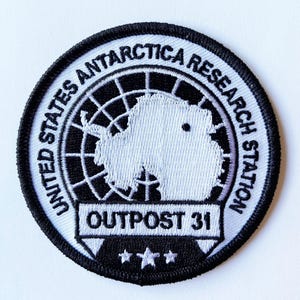 The Thing 1982 Outpost #31 Antarctica Expedition 8cm Movie Patch Sew Iron Kurt Russell image 3