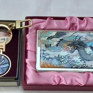 Ensemble porte-cartes de visite et porte-clés en nacre Dragon & Phoenix Design