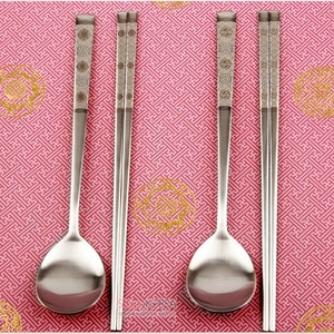 koreanischer Löffel und Essstäbchen-Set, Kranich-Schildkröten-Design, traditionelle Muster